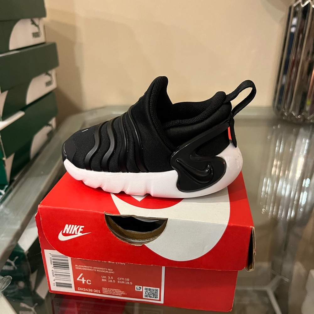 Nike Dynamo 4c